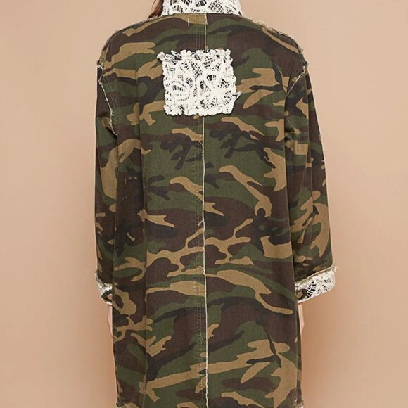 POL Oversized Camo Print Jacket with Crochet - Picture 3 of 3